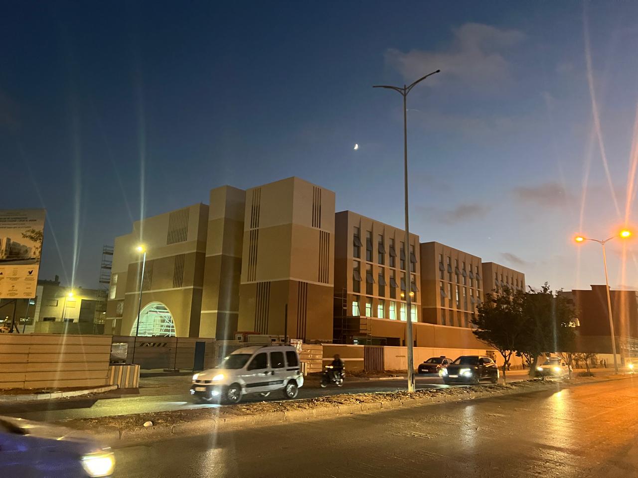 Hôtel boutique revêtement façade premium teinte personnalisée — Marrakech Guéliz