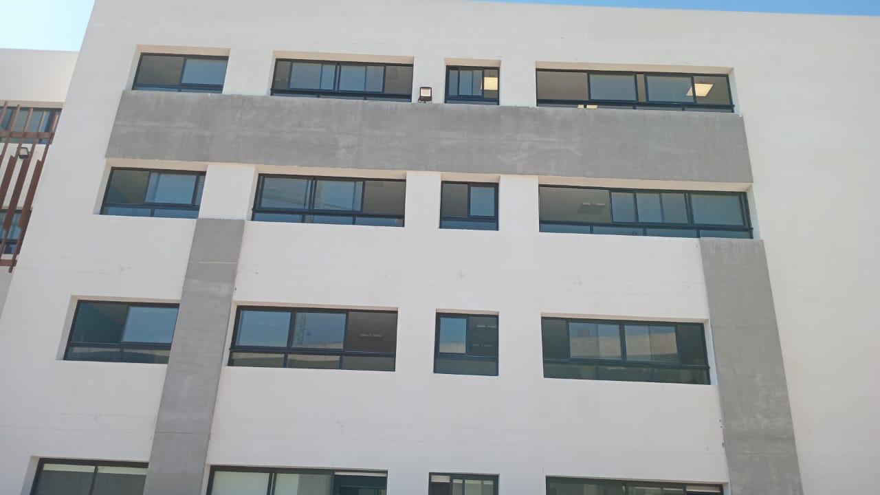Immeuble mixte bureaux commerces mortier acrylique sable doré — Casablanca Ain Diab